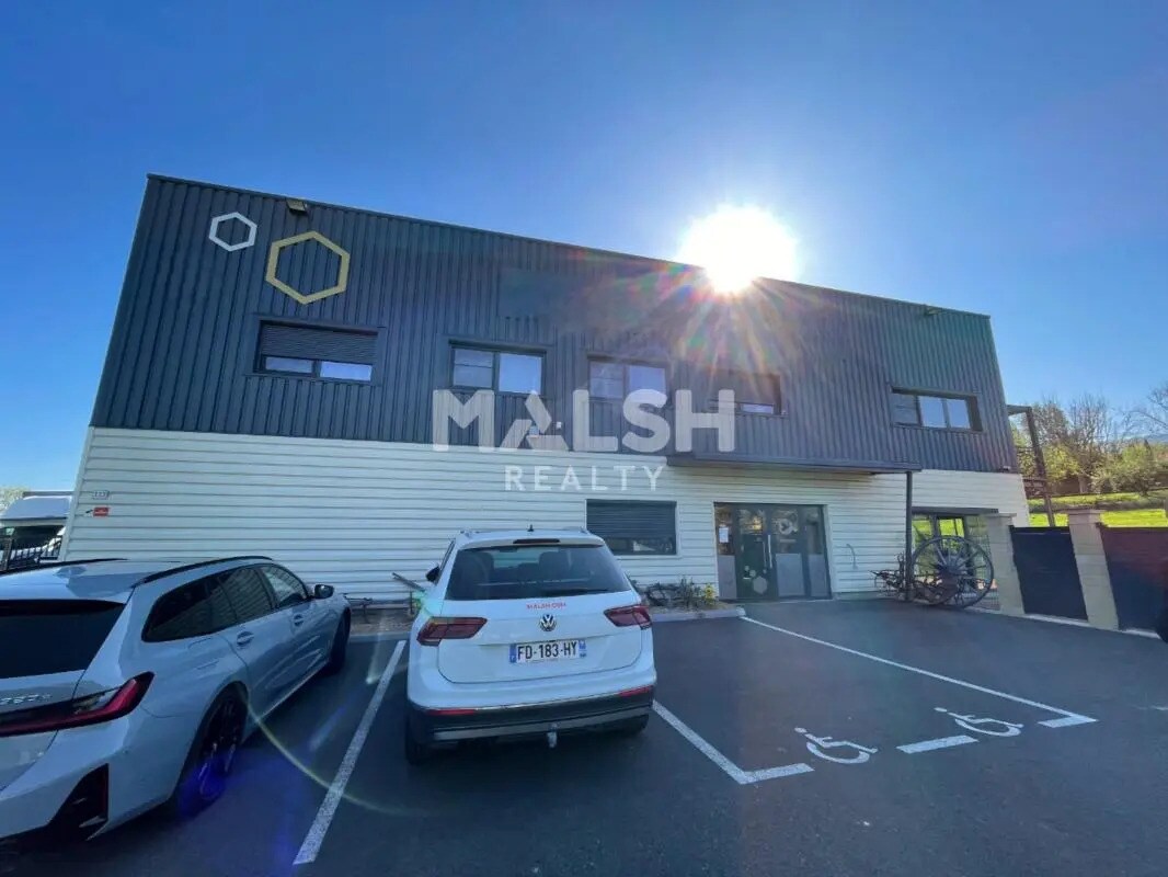 Flex dans Chasselay à louer Photo du bâtiment- Image 1 de 17