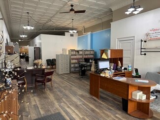Plus de détails pour 816 6th Ave, DeWitt, IA - Bureau à louer