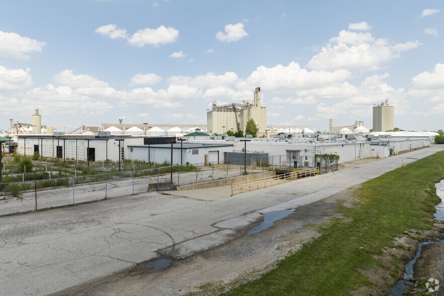 530 Illinois Ave, Maumee, OH for sale - Primary Photo - Image 1 of 6