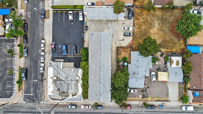 13277 Maclay St, San Fernando, CA à vendre - Photo du bâtiment - Image 2 de 12