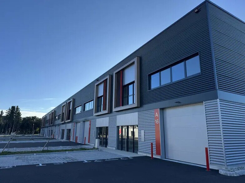 Flex in Avignon for lease - Building Photo - Image 2 of 10