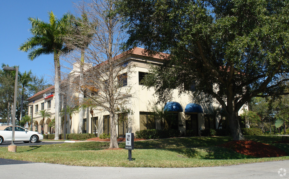 5101 Tamiami Trl E, Naples, FL à vendre - Photo principale - Image 1 de 1