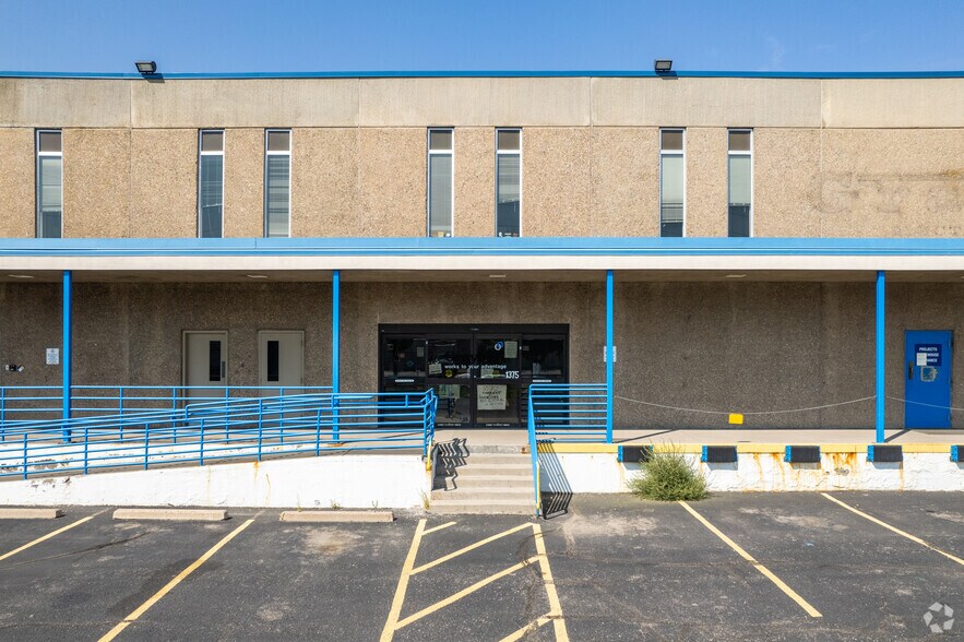 1375 W 47th Ave, Denver, CO à louer - Photo du bâtiment - Image 2 de 5