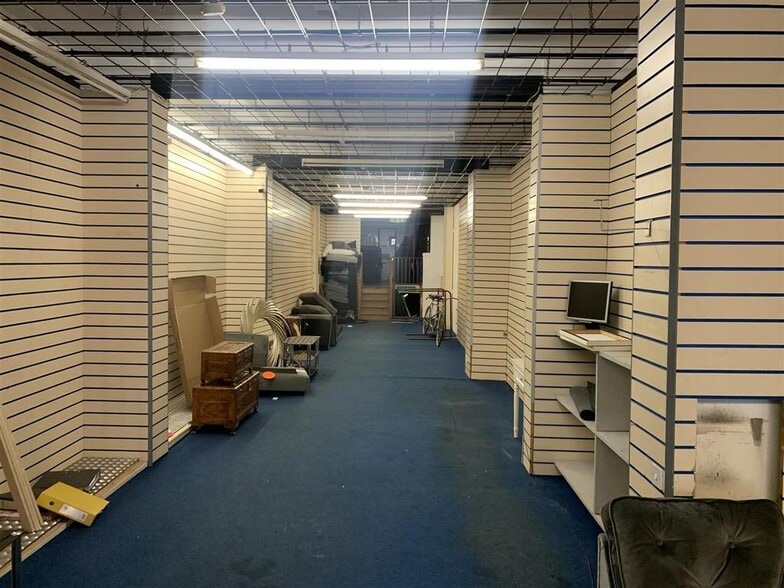 33 London Rd, Grantham for lease - Building Photo - Image 2 of 3