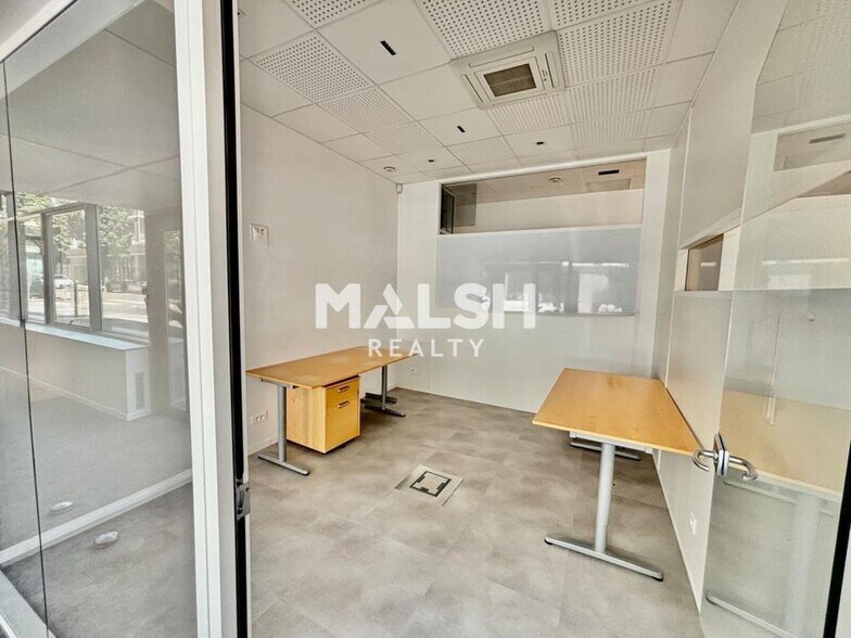 Office in Lyon for lease - Interior Photo - Image 3 of 6