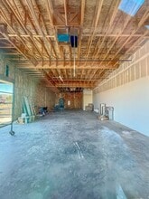 4727 E Pecos Rd, Gilbert, AZ for lease Interior Photo- Image 2 of 3