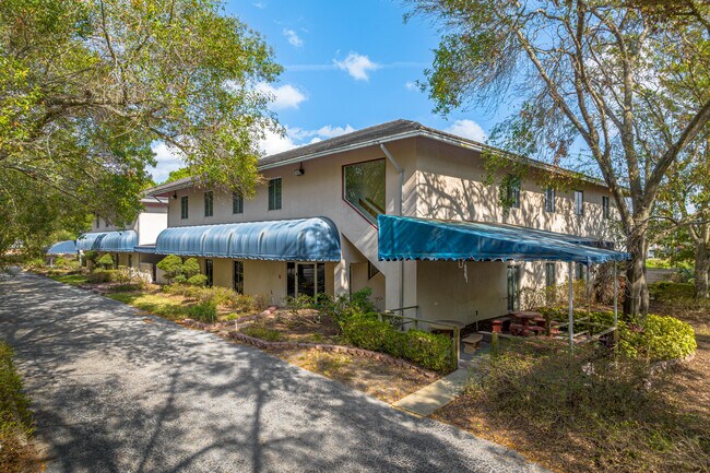 Plus de détails pour 2310 Commerce Point Dr, Lakeland, FL - Bureau à louer