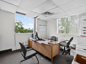 121-123 Av Labrosse, Pointe-claire, QC à vendre Photo intérieure- Image 2 de 3