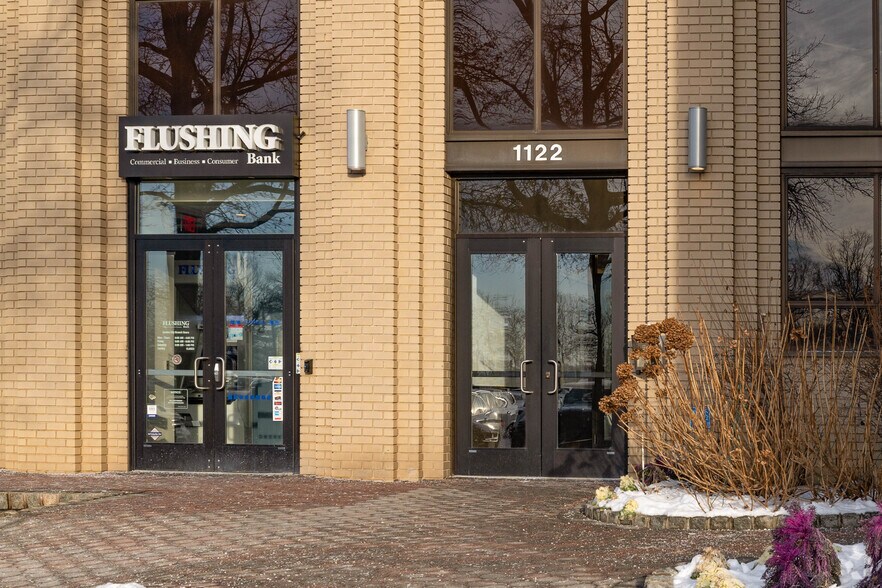 1122 Franklin Ave, Garden City, NY for lease - Building Photo - Image 2 of 5