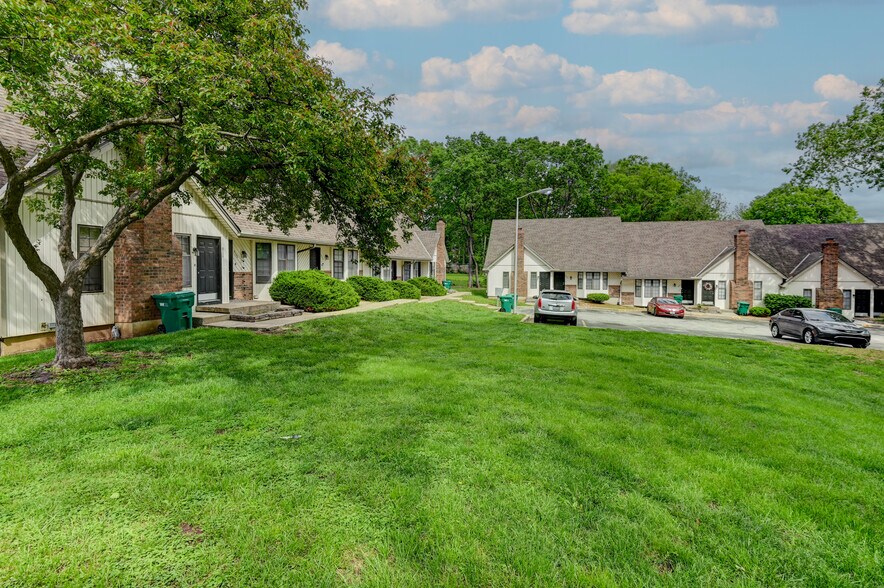 9730-9768 Locust St, Kansas City, MO à vendre - Photo du bâtiment - Image 3 de 12