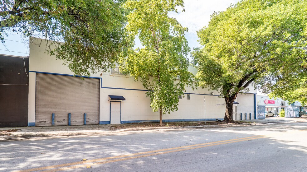 1730 NW 23rd St, Miami, FL à vendre - Photo du bâtiment - Image 3 de 24
