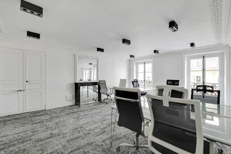 Immeuble residentiel dans Paris à vendre - Photo intérieure - Image 2 de 12