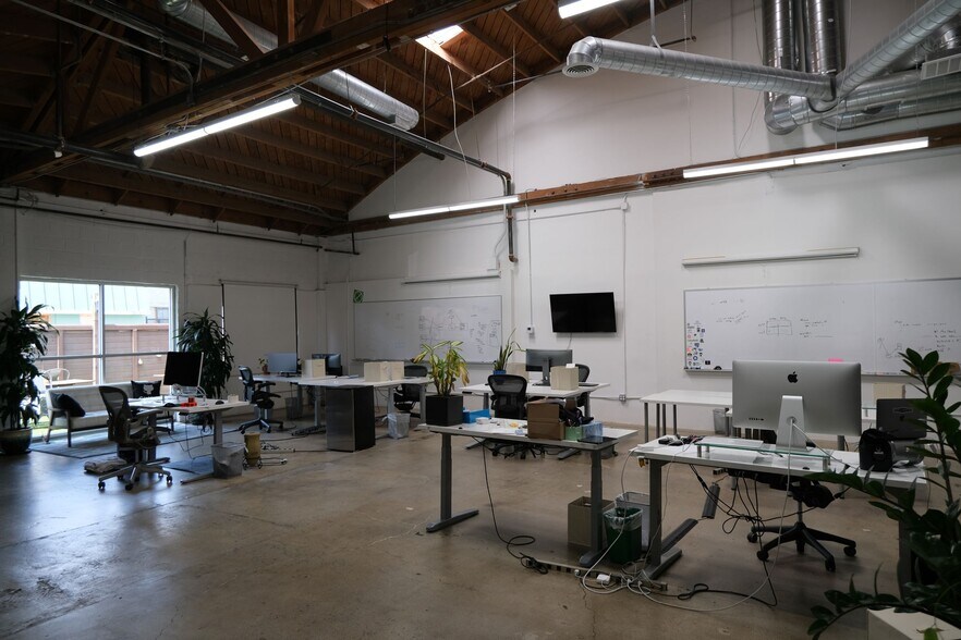 5913-5915 Blackwelder St, Culver City, CA à louer - Photo du bâtiment - Image 2 de 14