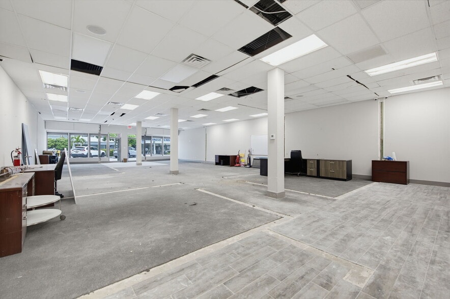 3309 NE 33rd St, Fort Lauderdale, FL for lease - Building Photo - Image 2 of 22