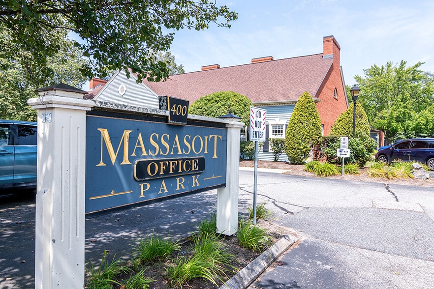 400 Massasoit Ave, East Providence, RI à vendre - Autre - Image 3 de 4