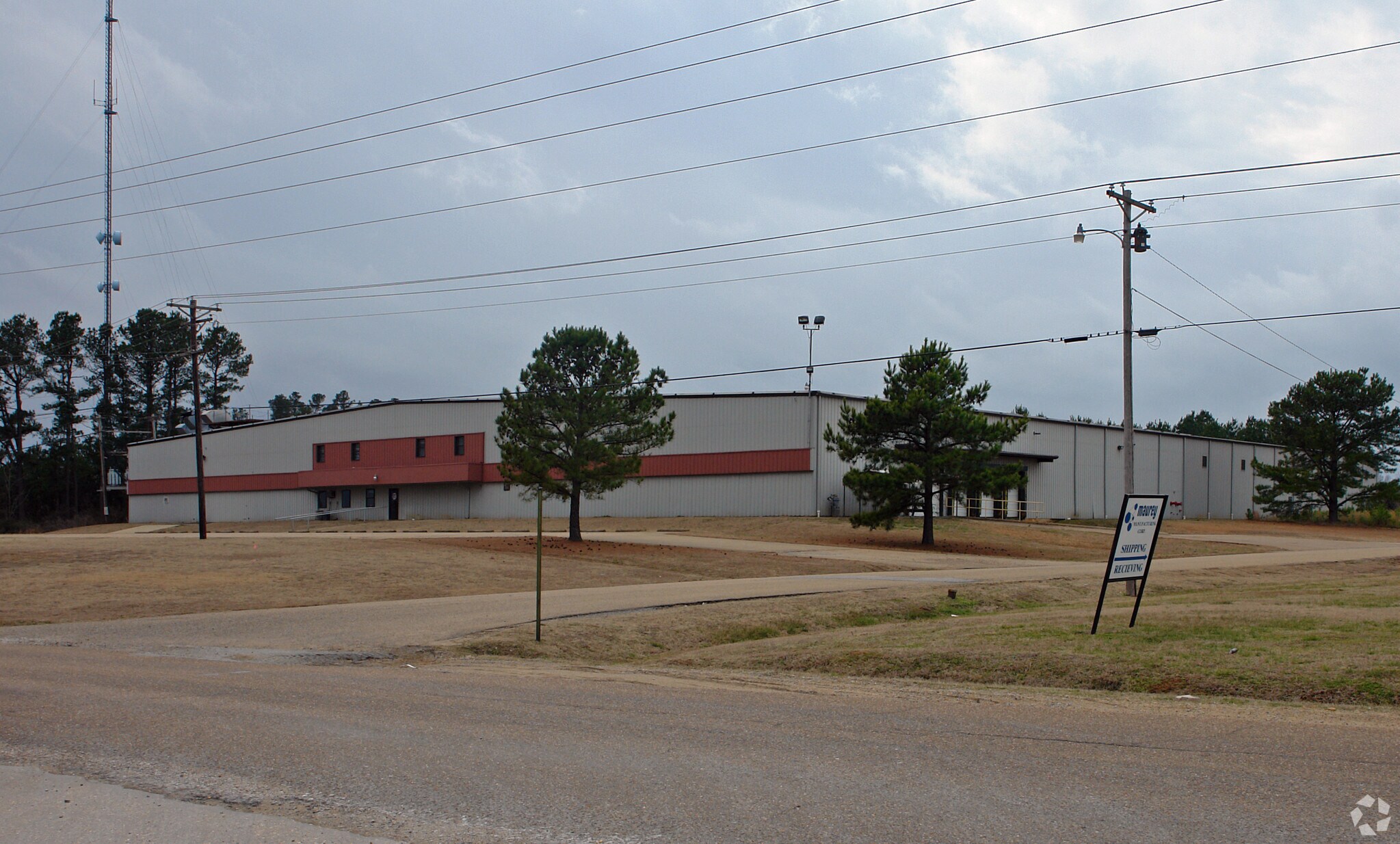 400 E Industrial Park Rd, Holly Springs, MS à louer Photo du bâtiment- Image 1 de 30