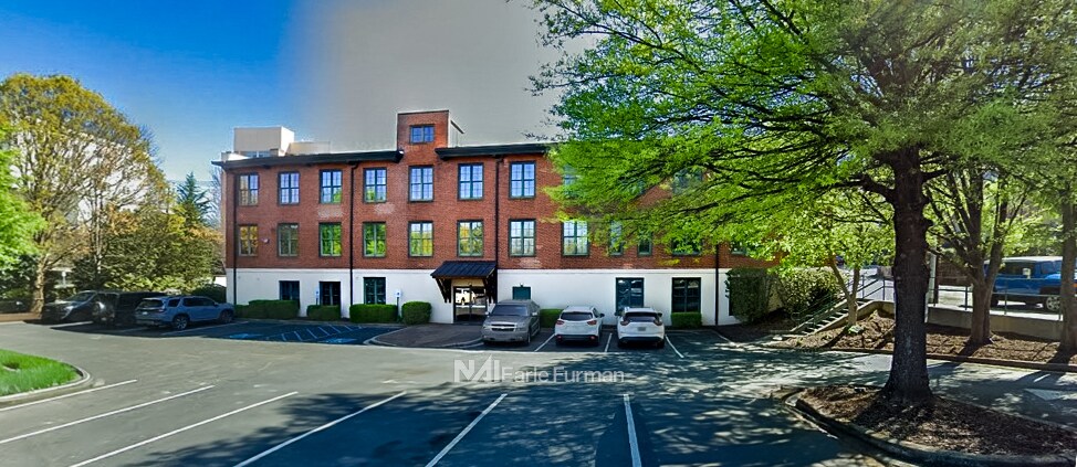 104 N Daniel Morgan Ave, Spartanburg, SC à louer - Photo du bâtiment - Image 2 de 19