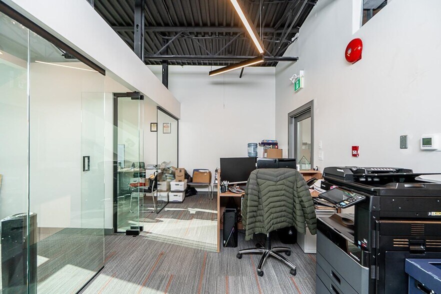 8275 92 St, Delta, BC à vendre - Photo du bâtiment - Image 3 de 8