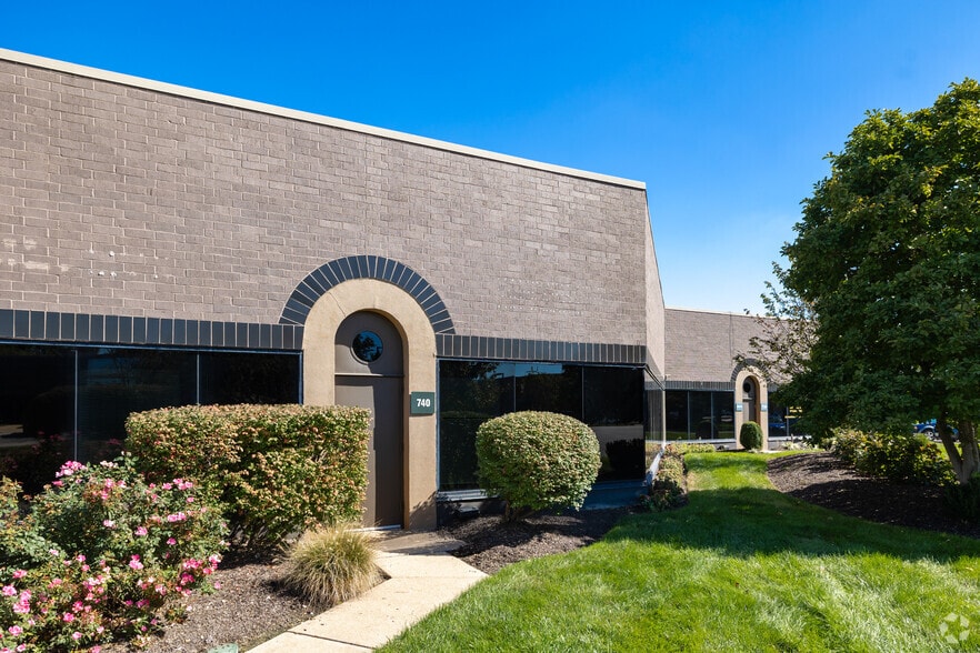 732-756 Goddard Ave, Chesterfield, MO for lease - Building Photo - Image 3 of 3