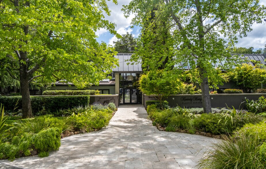 350 Bon Air Rd, Greenbrae, CA à louer - Photo du bâtiment - Image 3 de 8