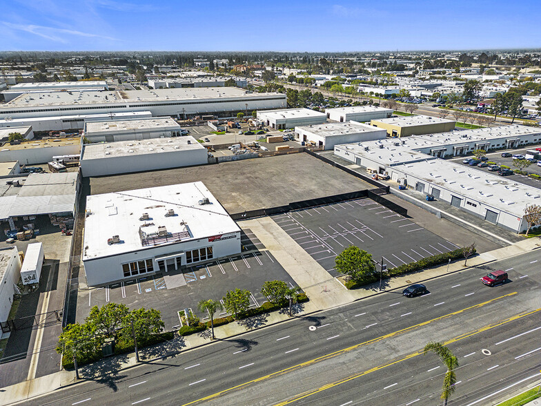 3700 W Warner Ave, Santa Ana, CA for lease - Building Photo - Image 2 of 20