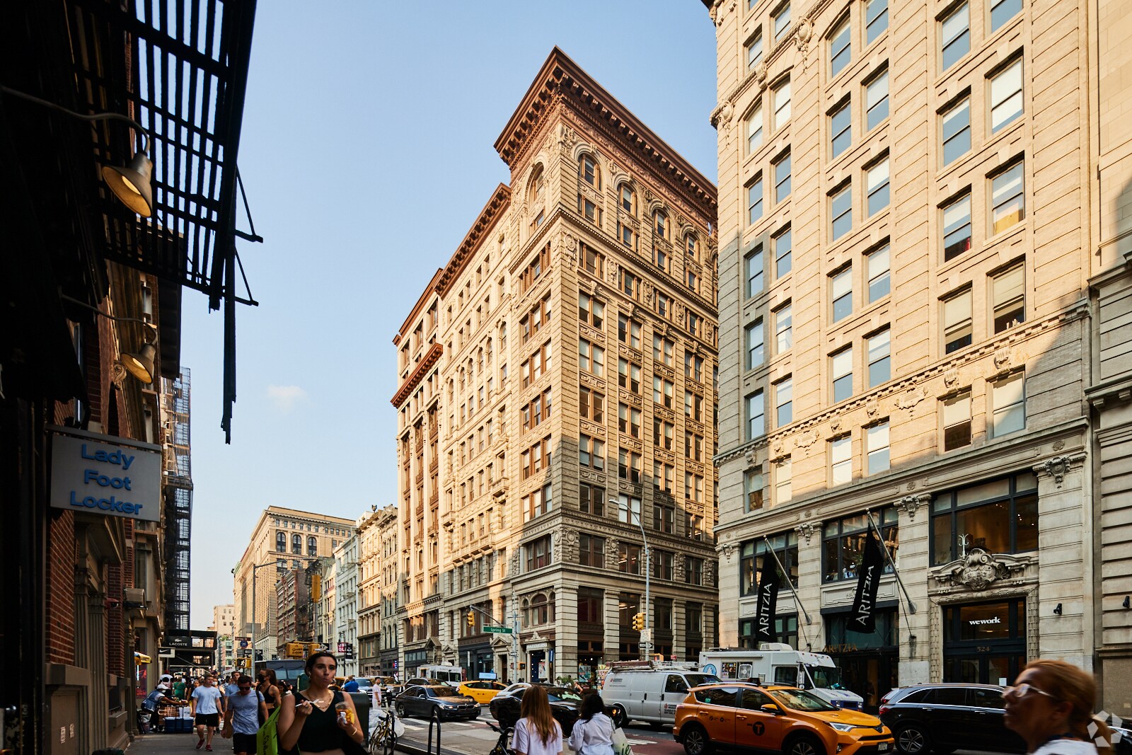 520 Broadway, New York, NY à louer Photo du bâtiment- Image 1 de 6