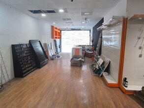 Retail in Manresa, Barcelona for lease Interior Photo- Image 1 of 8