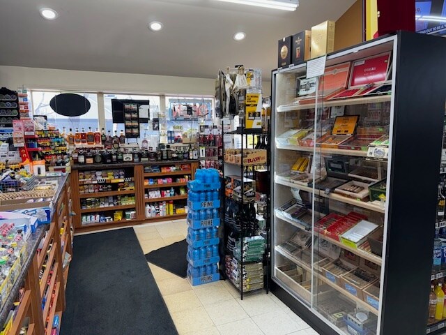 4292-4296 Green Lake Rd, West Bloomfield, MI à vendre - Photo intérieure - Image 3 de 9