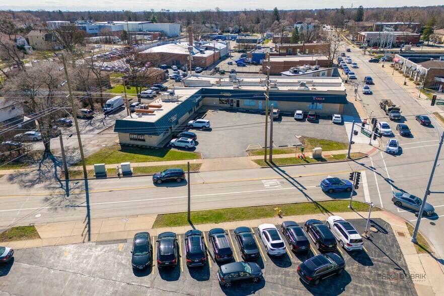 4951-5001 Fairview Ave, Downers Grove, IL à vendre - Photo du bâtiment - Image 2 de 8