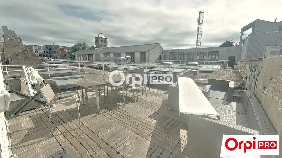 Bureau dans Lille à louer - Photo du bâtiment - Image 2 de 7