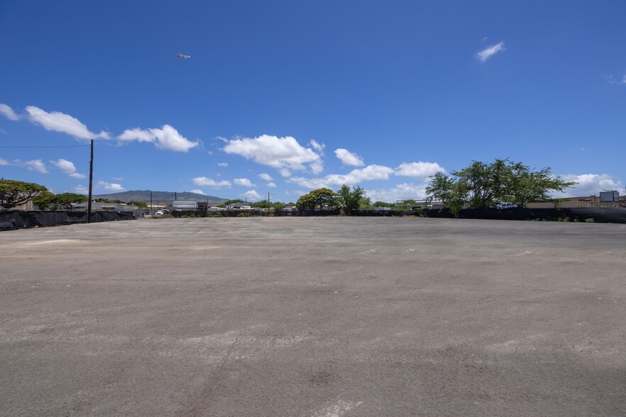 91-1051 Enterprise St, Kapolei, HI for lease - Building Photo - Image 2 of 3