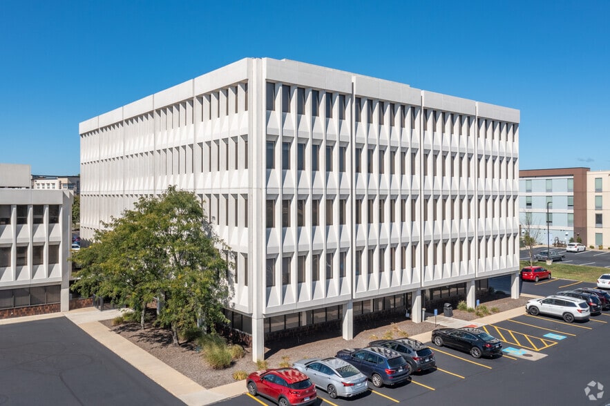 3609-3619 Park East Dr, Beachwood, OH for lease - Building Photo - Image 3 of 10