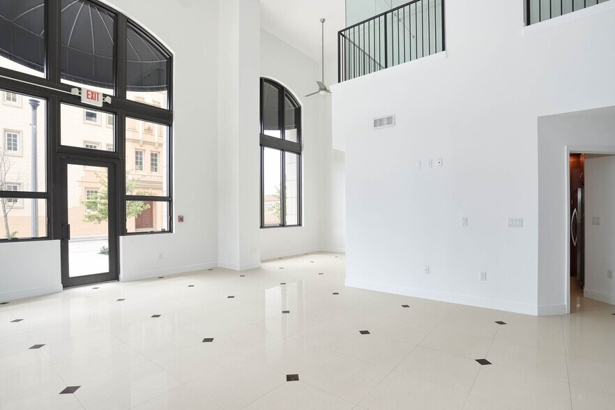 701 S Olive Ave, West Palm Beach, FL à vendre - Photo intérieure - Image 2 de 3