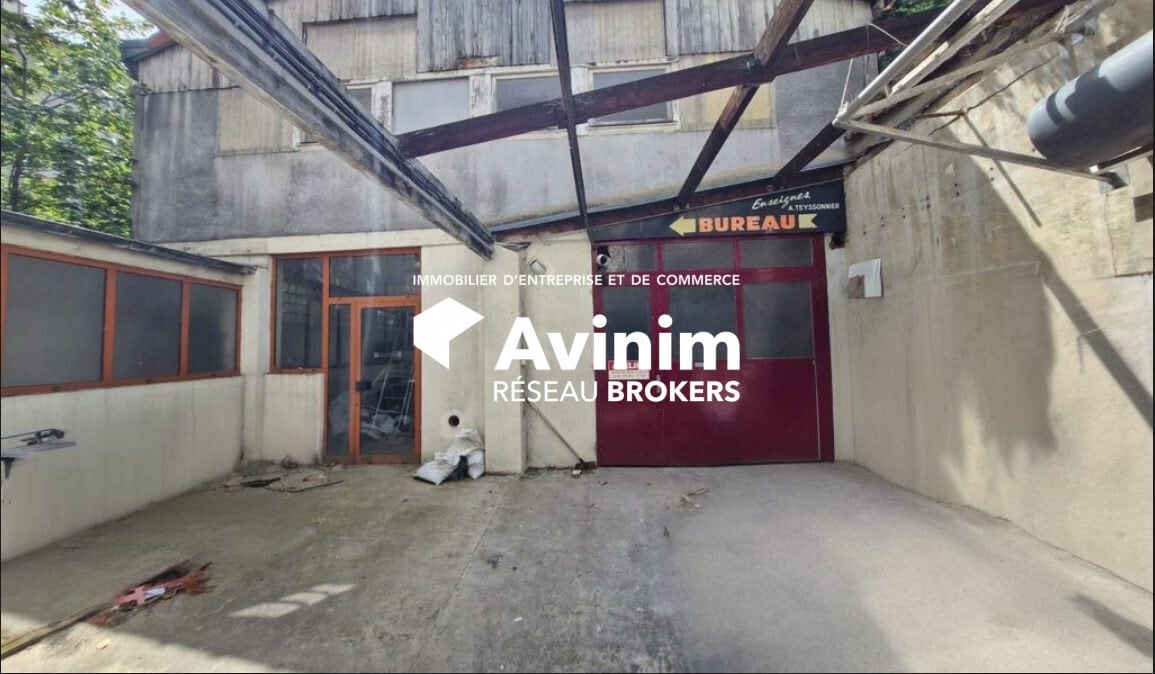 Industrial in Gentilly for sale Building Photo- Image 1 of 14