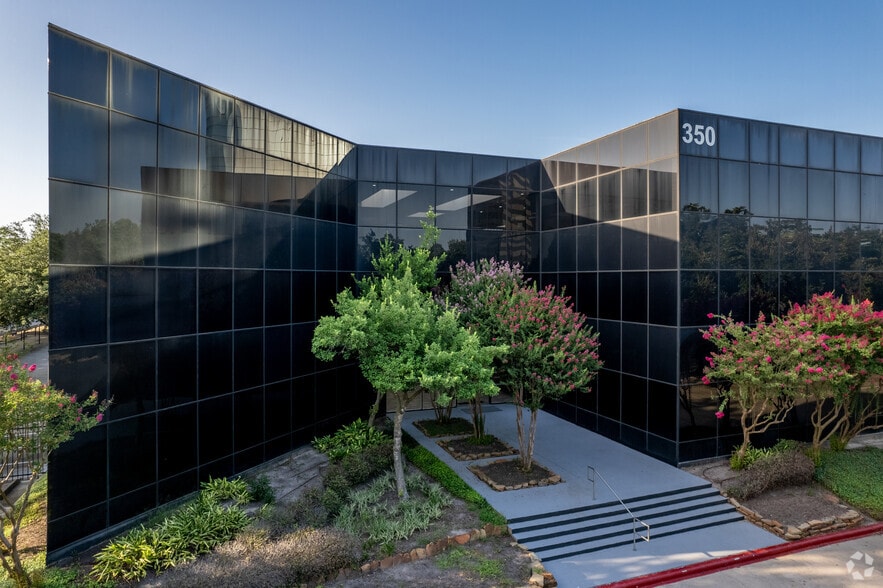 350 Glenborough Dr, Houston, TX for lease - Building Photo - Image 2 of 11