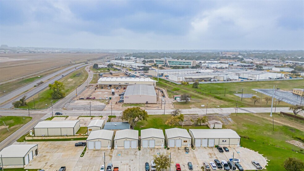 132 N Grants Ln, White Settlement, TX à vendre - Photo du bâtiment - Image 1 de 22