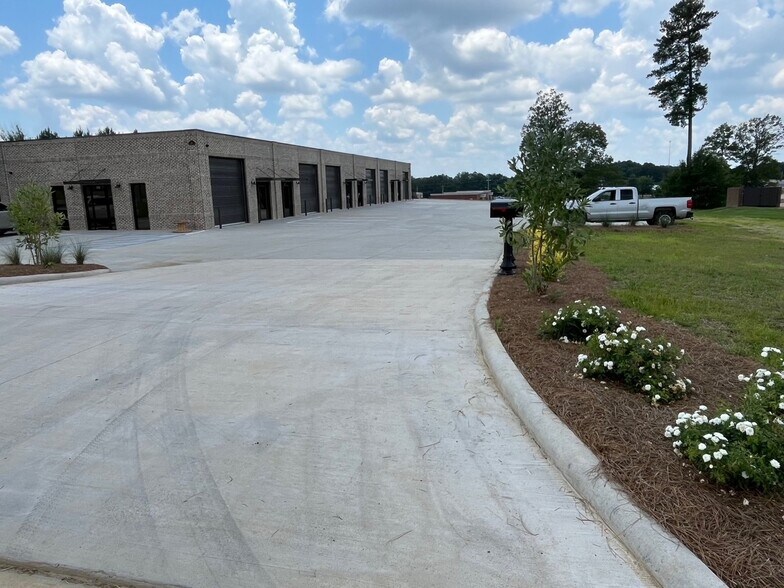 121 Metroplex Blvd, Pearl, MS à louer - Photo principale - Image 1 de 2