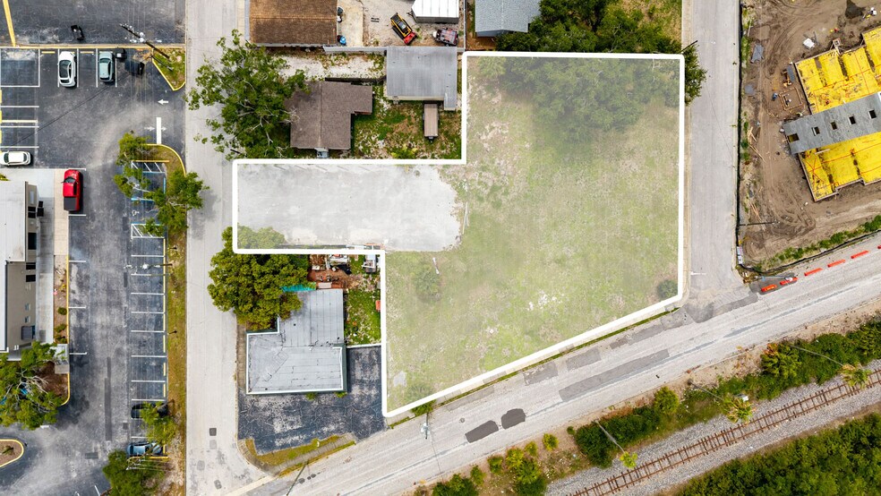 151 1st St NW, Largo, FL à vendre - Aérien - Image 2 de 3