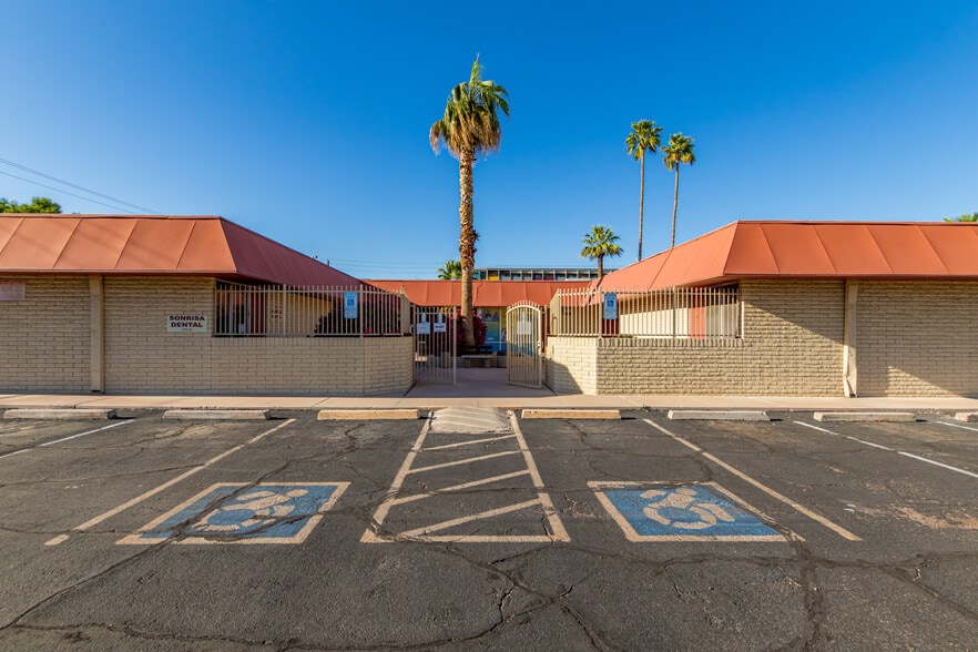 1701 W Glendale Ave, Phoenix, AZ for sale - Primary Photo - Image 1 of 20
