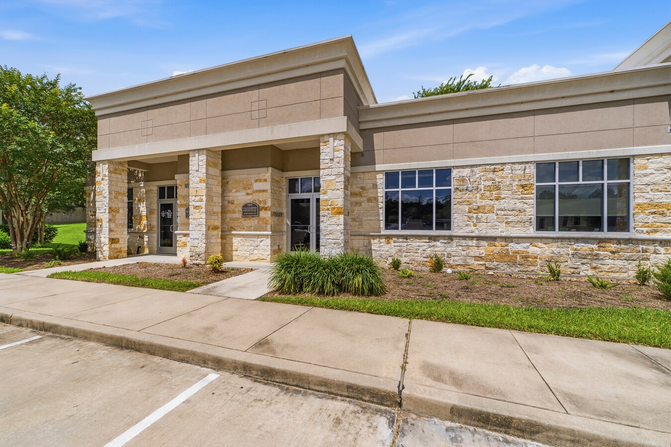 2219 Sawdust Rd, The Woodlands, TX 77380 - Unit 1103 -  - Interior Photo - Image 2 of 20