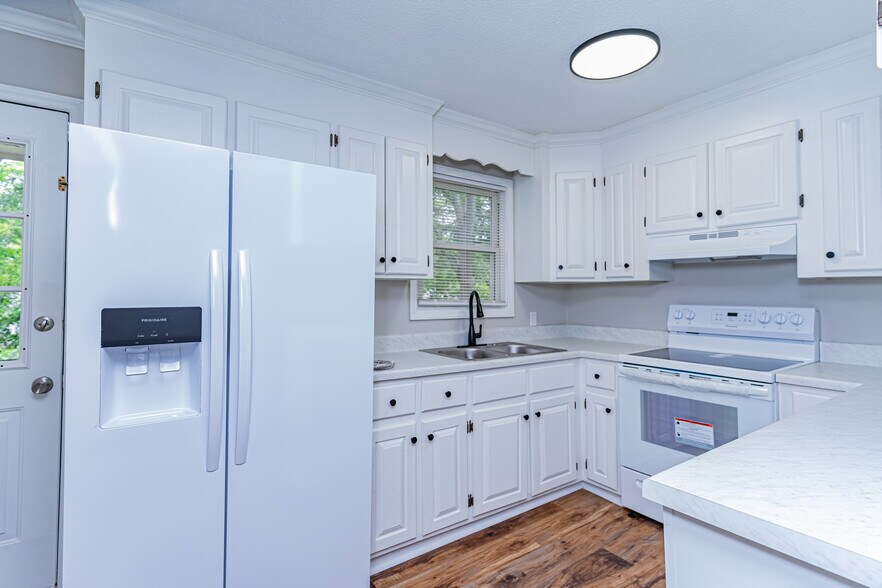 Osprey at Mauldin portfolio of 3 properties for sale on LoopNet.ca - Interior Photo - Image 2 of 4