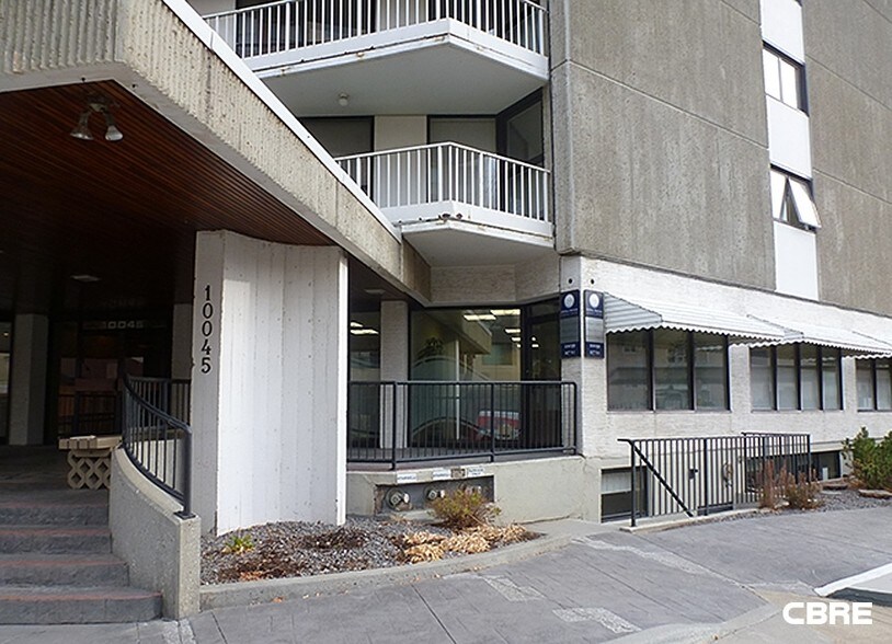 10045 117th St NW, Edmonton, AB à vendre - Photo du bâtiment - Image 2 de 4