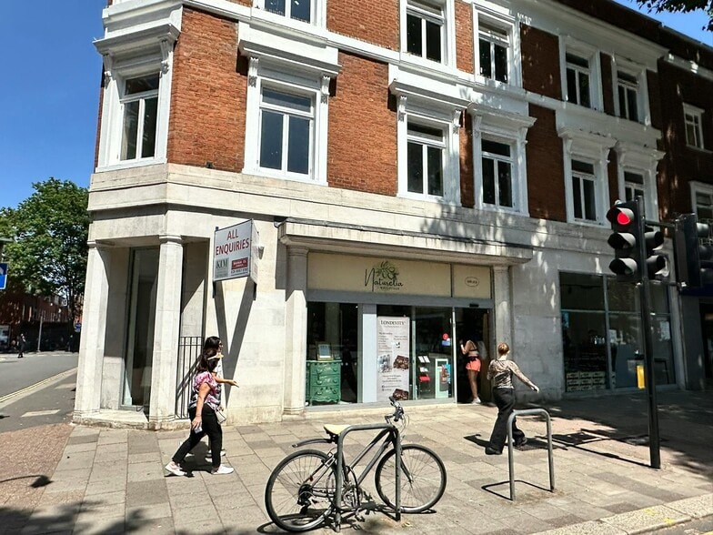 308-312 Chiswick High Rd, London for lease - Building Photo - Image 3 of 4