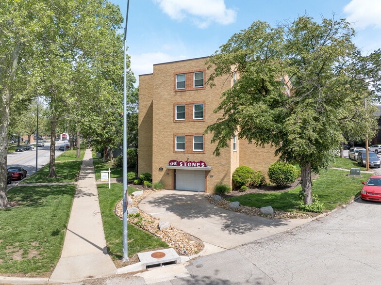 4339 Roanoke Pkwy, Kansas City, MO à vendre - Photo du bâtiment - Image 1 de 27