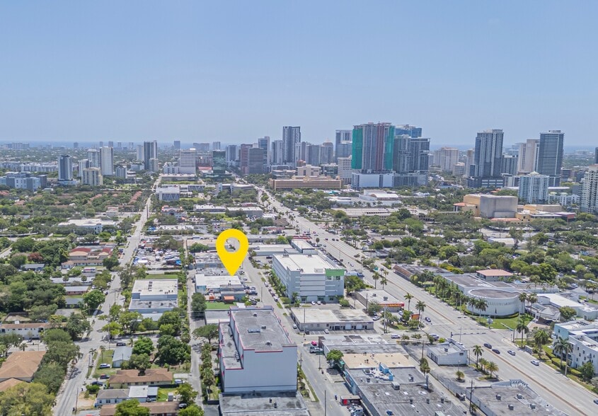 809-813 NW 1st St, Fort Lauderdale, FL à louer - Photo du bâtiment - Image 3 de 8