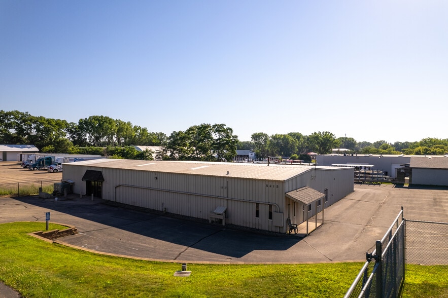 5215 Gershwin Ave, Oakdale, MN for sale - Building Photo - Image 3 of 23