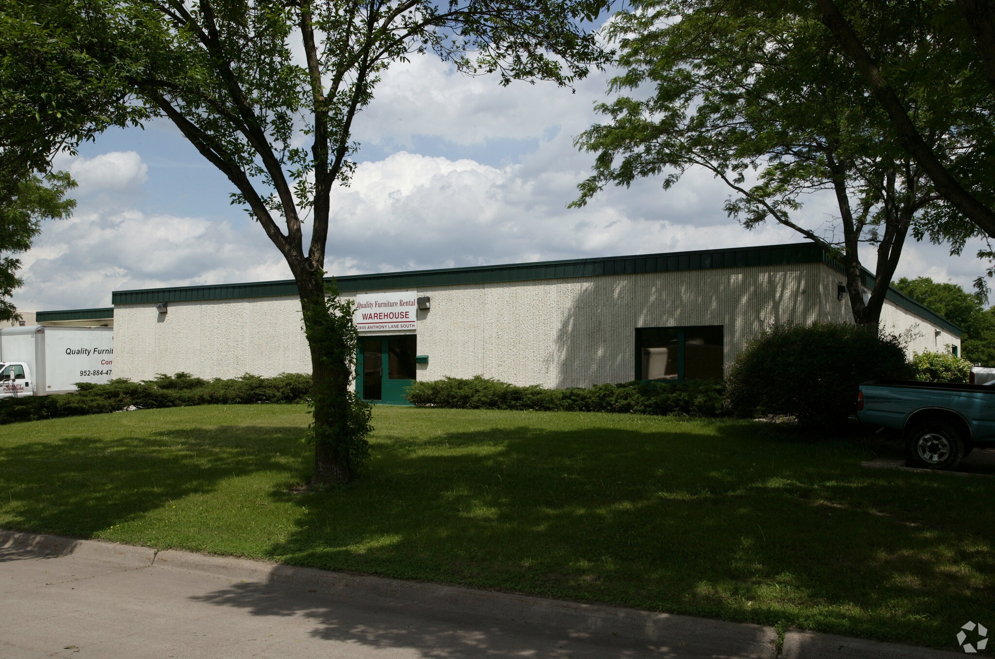 2845 S Anthony Ln, Saint Anthony, MN for lease Primary Photo- Image 1 of 7