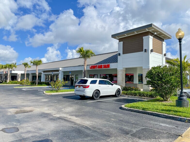 2501-2565 N Dixie Hwy, Lake Worth, FL à louer - Photo du bâtiment - Image 1 de 23