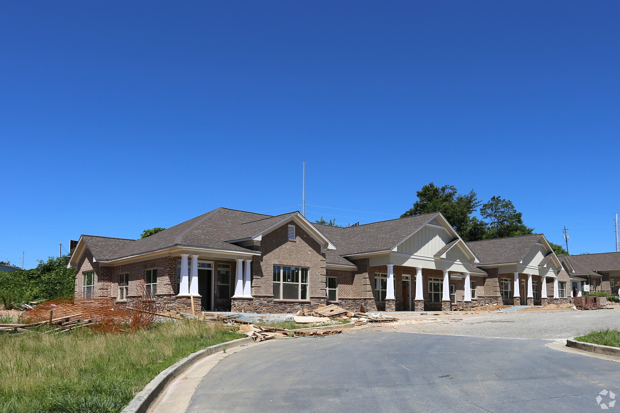 102 Mary Alice Park Rd, Cumming, GA à louer Photo du bâtiment- Image 1 de 5