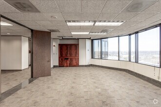 7300 W 110th St, Overland Park, KS à vendre Photo intérieure- Image 2 de 3